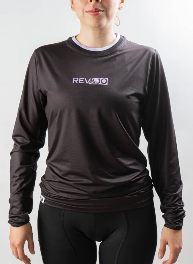 Frente-negralila-mujer-modelo