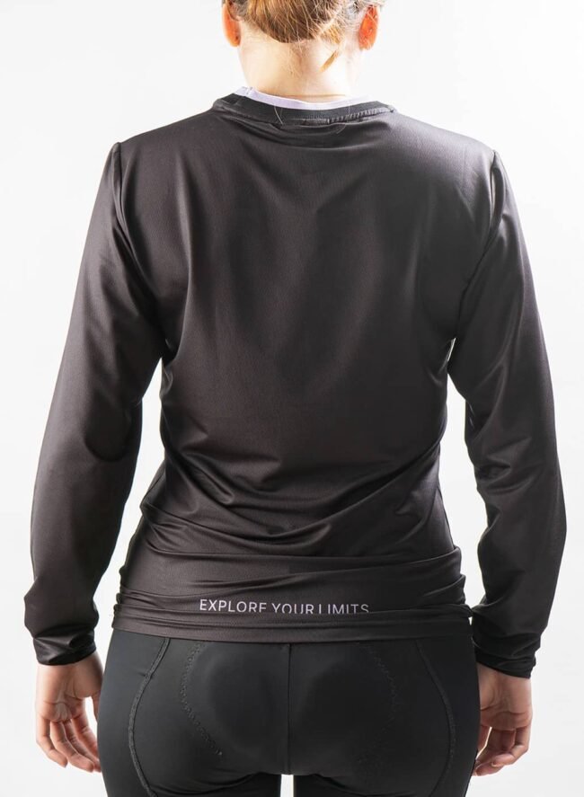 Trasera-negralila-mujer-modelo