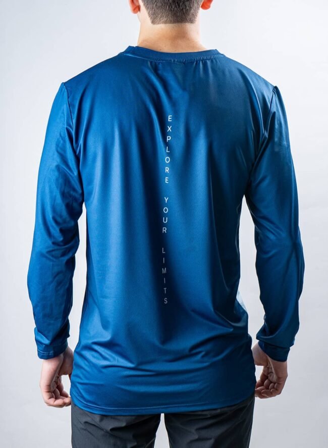 Traseral-Azul-Hombre-modelo